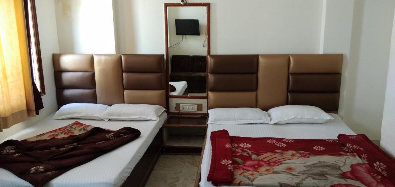 Hotel Euro International New Delhi Exteriör bild