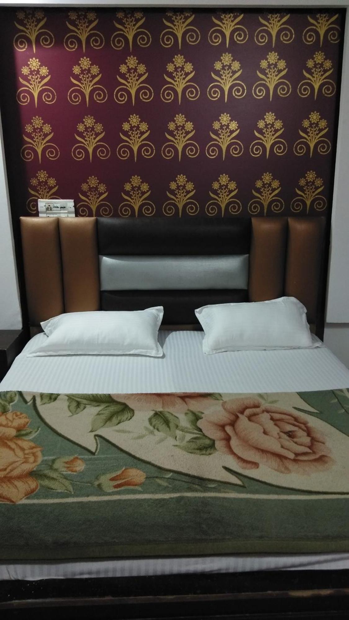 Hotel Euro International New Delhi Exteriör bild