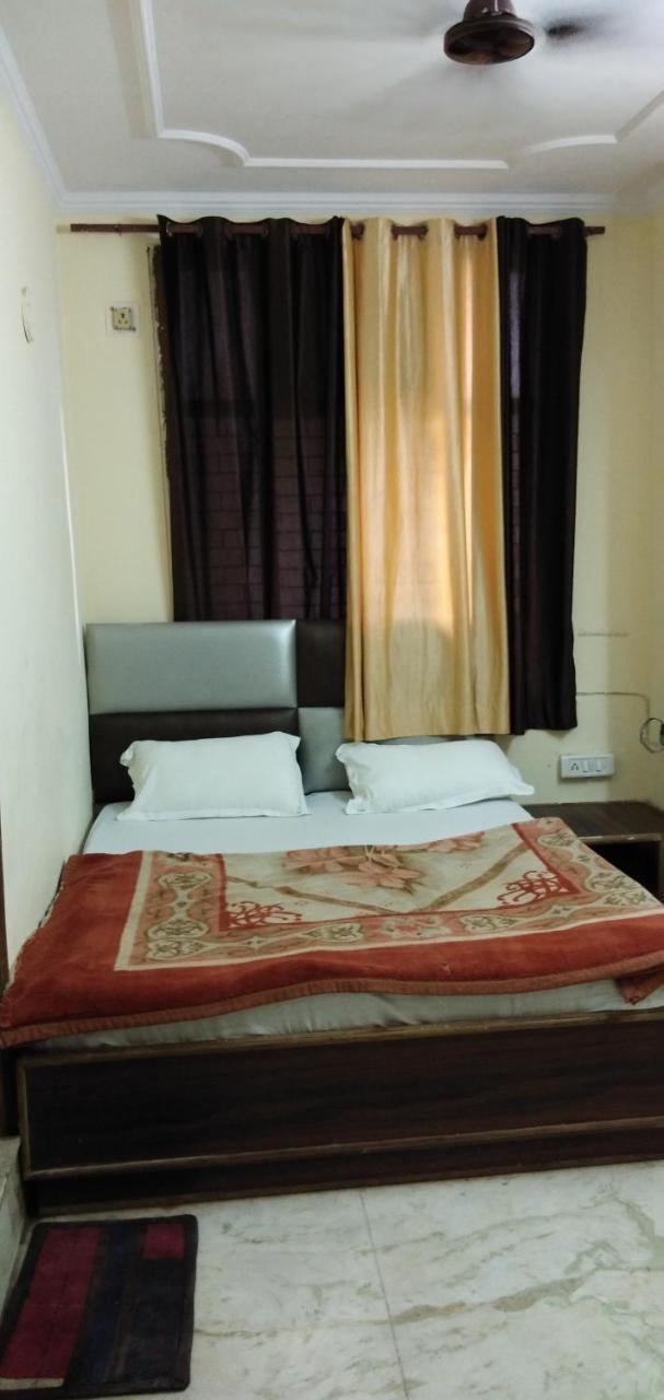 Hotel Euro International New Delhi Exteriör bild