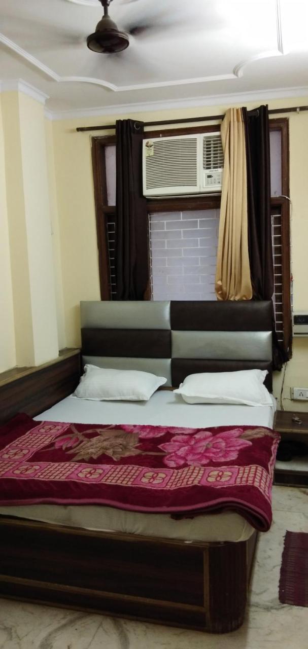 Hotel Euro International New Delhi Exteriör bild