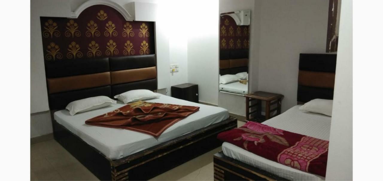 Hotel Euro International New Delhi Exteriör bild